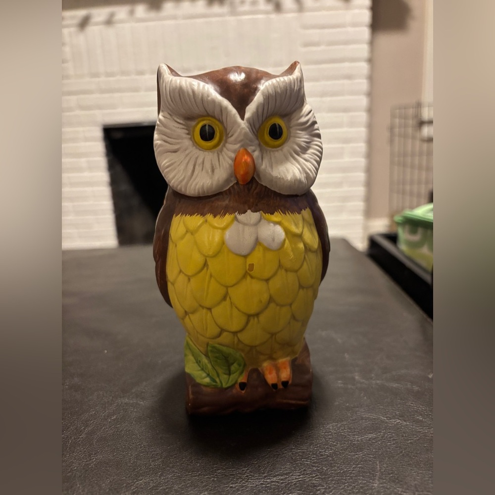 Vintage Lefton ceramic owl bank, hand-painted, excellent condition.